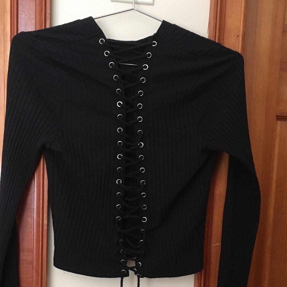 Black Long Sleeved Criss Cross Top